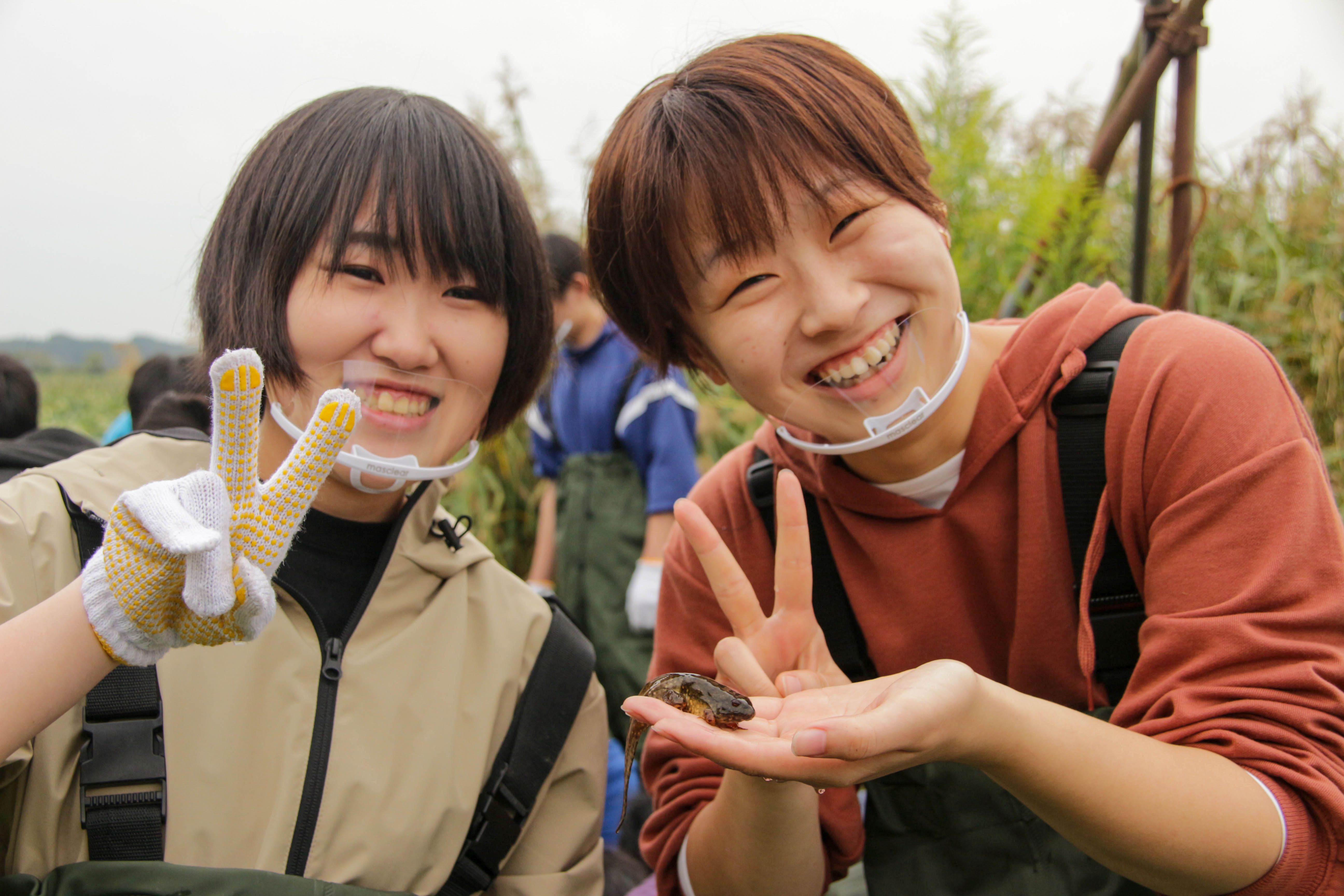 ①