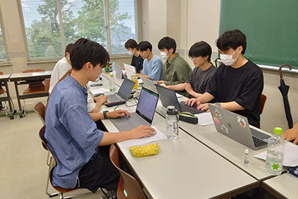 ゼミナール紹介_経済学部櫻井ゼミ01