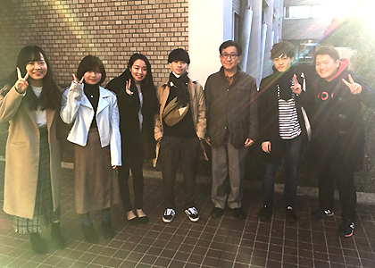 ゼミナール紹介_文学部_三浦弘_2018年度4年次生_最終授業の後で 1573009430775