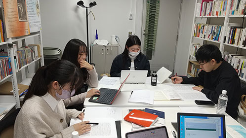 ゼミナール紹介_国際コミュニケーション学部_柴田隆子ゼミ_01
