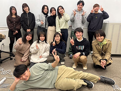 ゼミナール紹介_国際コミュニケーション学部_宮本文ゼミ_01