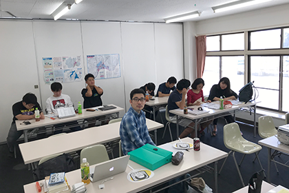 ゼミナール紹介_経済学部_西部忠ゼミ_01