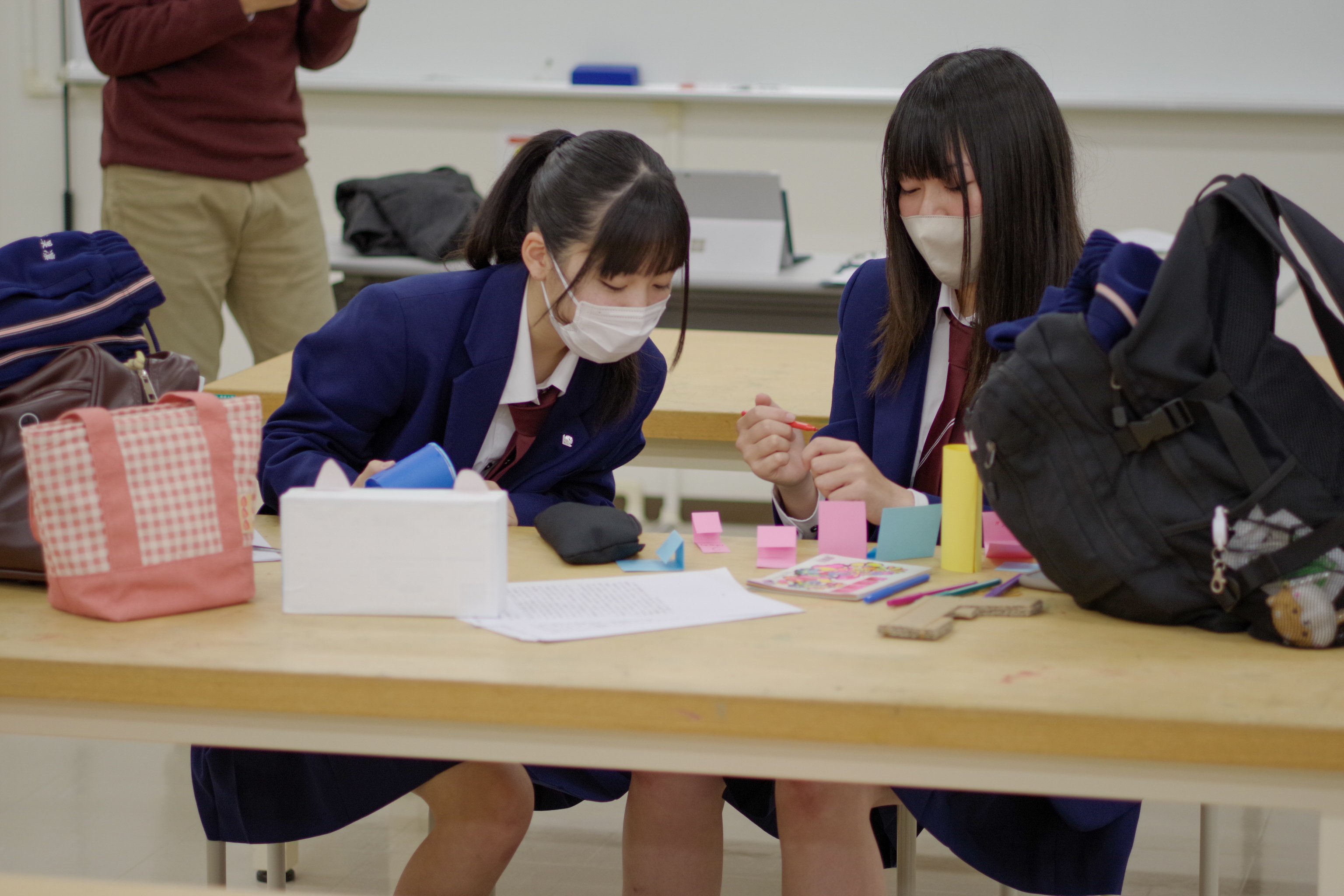 6の2 教室 石巻西高等学校×人間教育学科 探究の時間「小学生・幼児向け教材の開発」