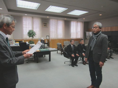 李　東勲教授
