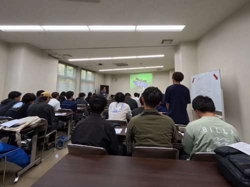 GOPR0069伊豆沼概要説明ー活発に質問する学生たち