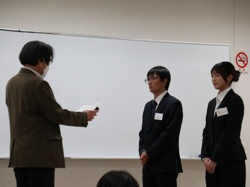 ポスター賞受賞時（甲地さん・佐藤さん）