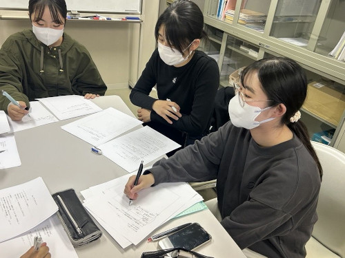 研究室での様子