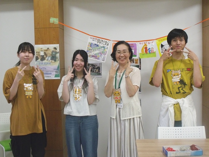 Lib20260712-ねこの絵本展-6