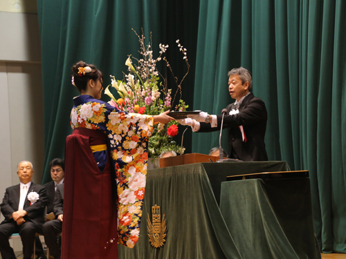 学位記授与式(1)