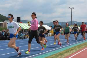 石巻専修大学女子競走部が公開練習 石巻専修大学