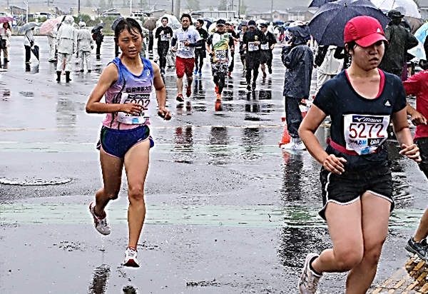 「第1回いしのまき復興マラソン」で選手6名が上位を独占06