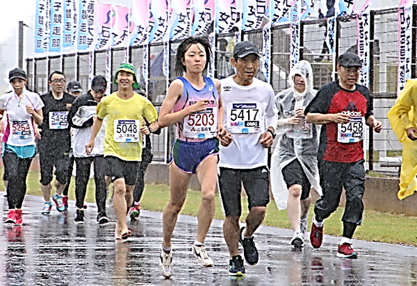 「第1回いしのまき復興マラソン」で選手6名が上位を独占05
