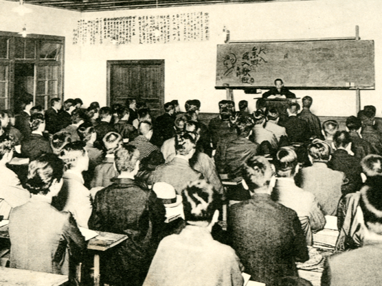 大正12年の田尻稲次郎講義風景hp