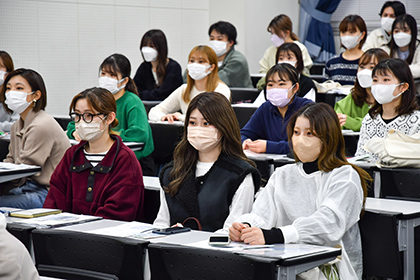 20220325国際コミュニケーション学部異文化コミュニケーション学科01