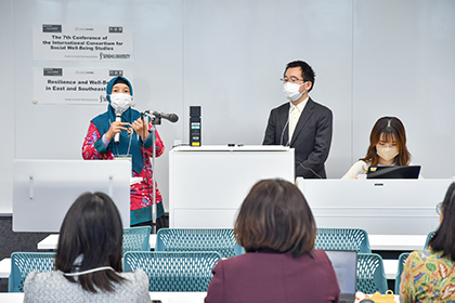 20230315社会知性開発研究センター_海外の研究者による発表様子