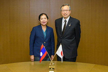 20230509ラオス私立教育協会訪問団が来学02