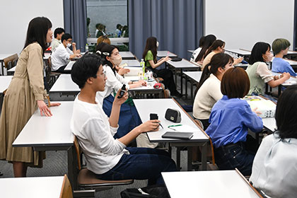 20230524英語英米特別総合講義_TOPICS03