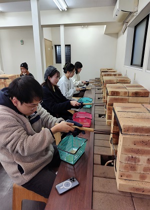 HP修正煎餅焼き体験中