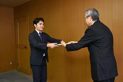 20241023才津さん学長賞_02
