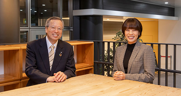 第27回朝日新聞デジタル特集記事「上田まりえの母校訪問」 | 専修大学