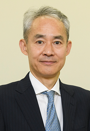 馬塲新学長宣材写真_02
