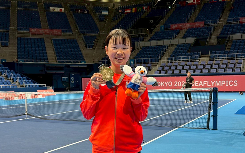 20251201鈴木梨子さんTOP