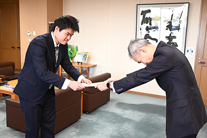 20251222学長賞陳さん_01