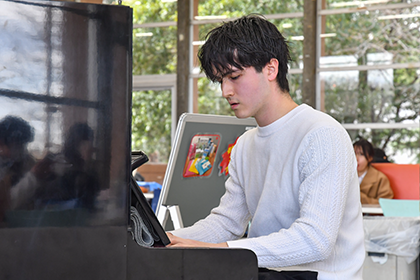 20251223ストリートピアノ03