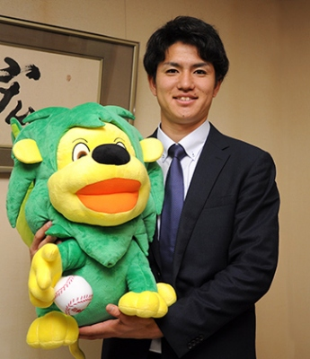 20181219ソフトバンク高橋礼選手に感謝状02 1588936488921