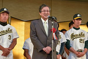 野球部東都優勝祝賀会 700人が26年ぶりの栄冠祝う03
